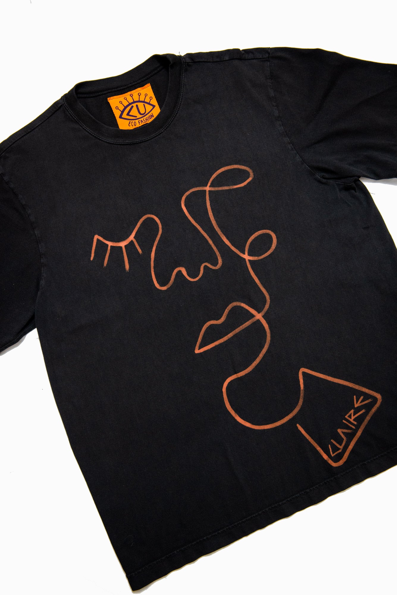 1-Line Face T #4 (L)