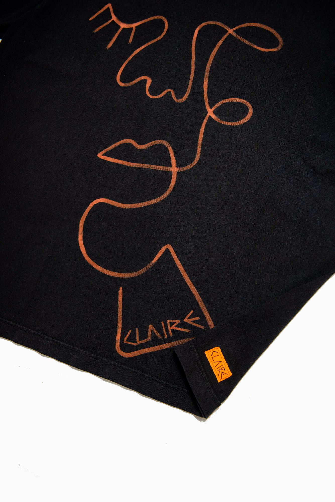 1-Line Face T #4 (L)