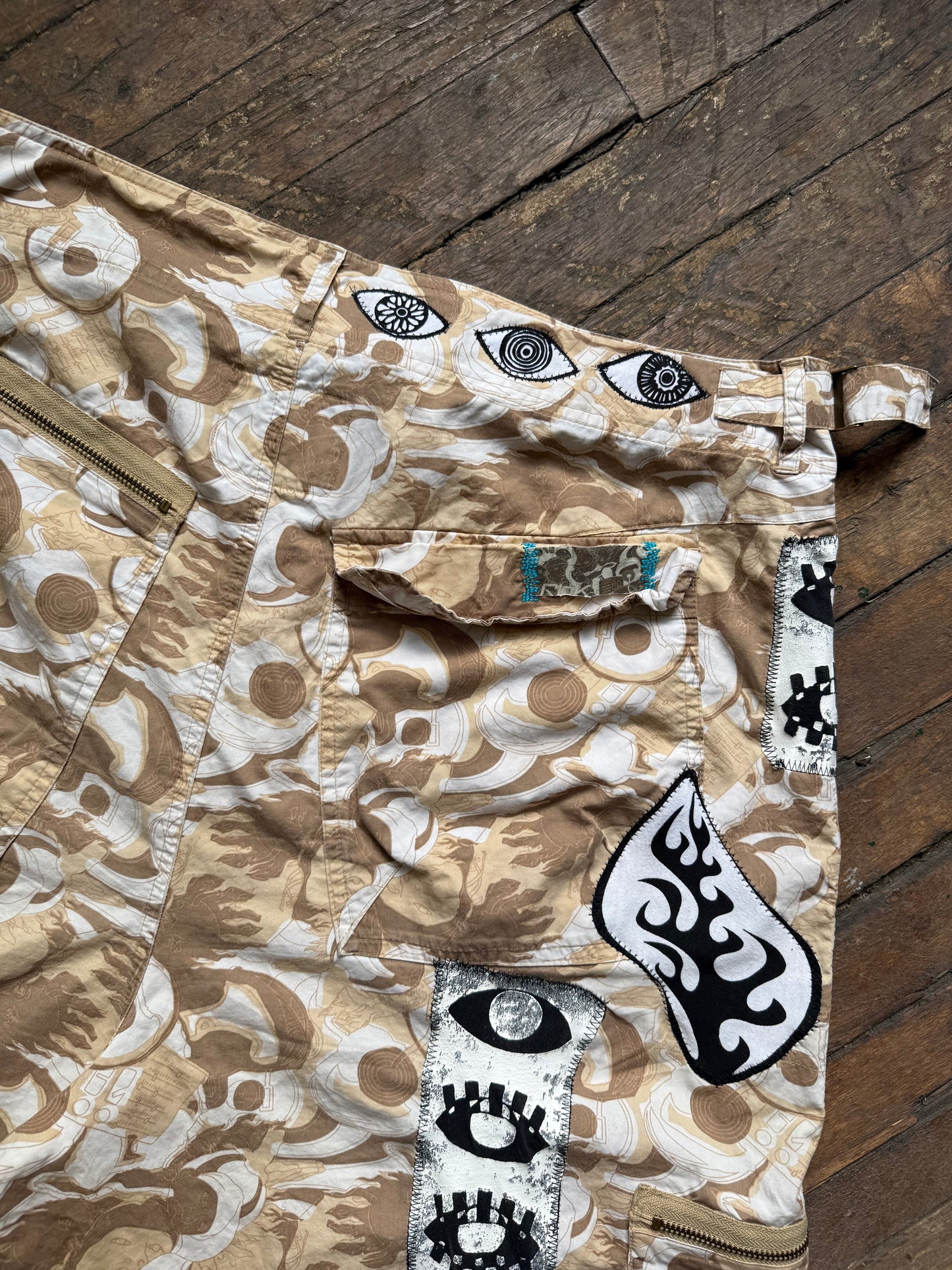Metro Cargo Shorts (Size L/XL)