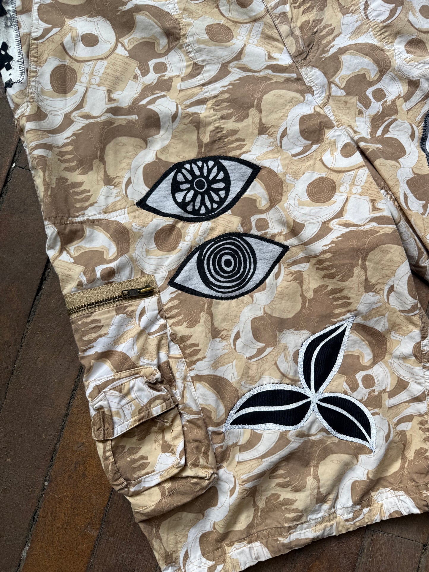 Metro Cargo Shorts (Size L/XL)