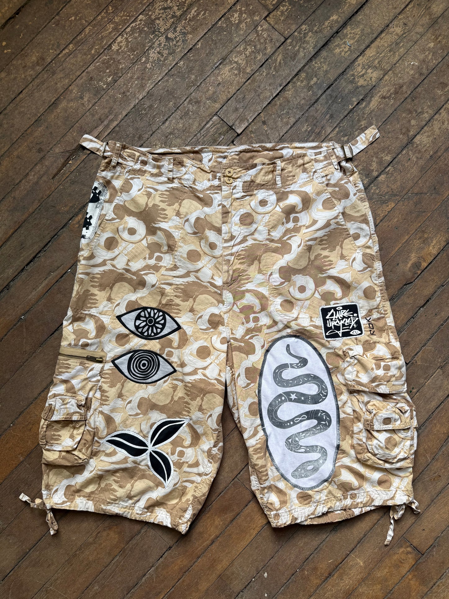 Metro Cargo Shorts (Size L/XL)