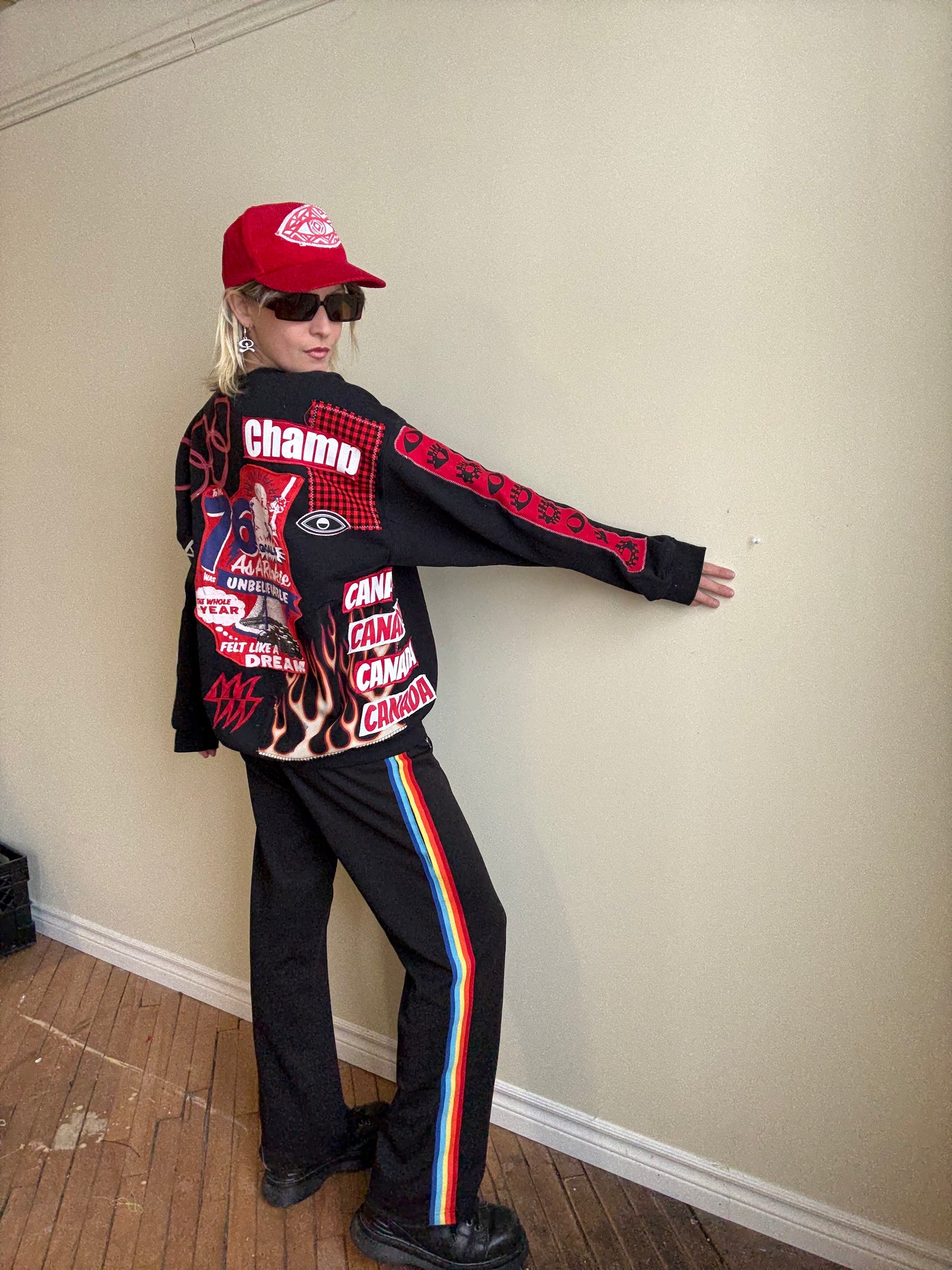 I'm Coming To The Cottage Crewneck (L/XL)